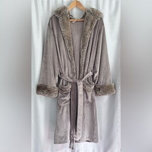 Pottery Barn Faux Fur Ombré Robe Size Large